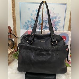 💜Furla Leather Handbag in Black Color
